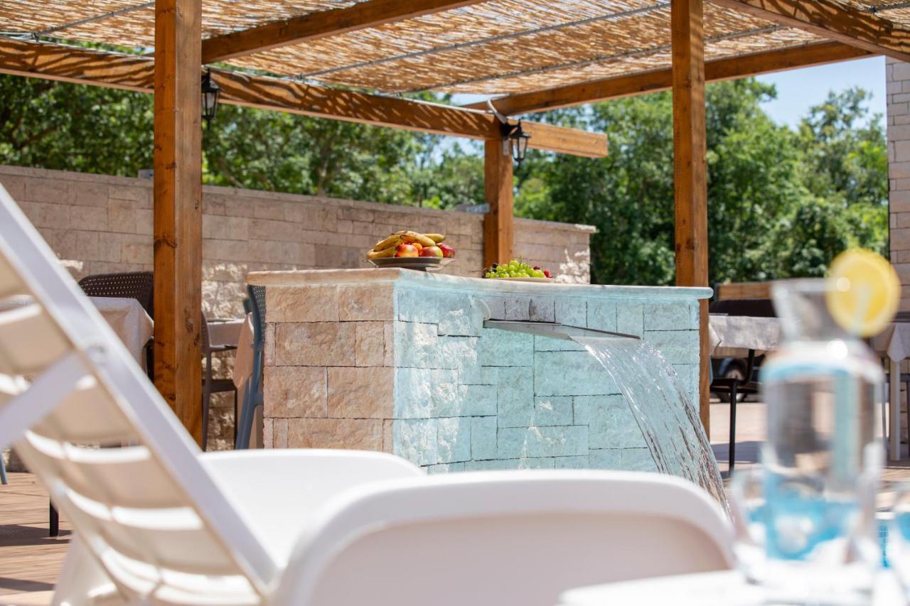 Hotel Natura Vilanija Екстер'єр фото