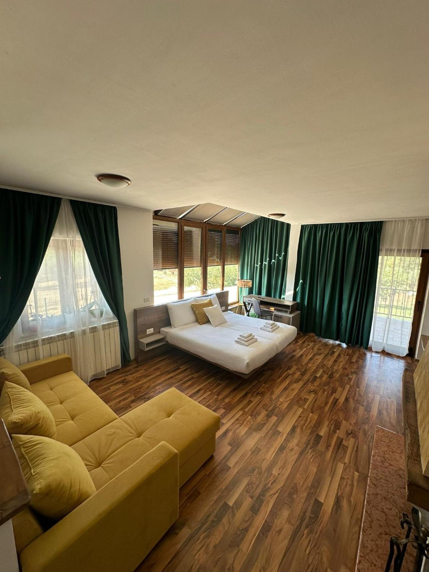 Hotel Natura Vilanija Екстер'єр фото
