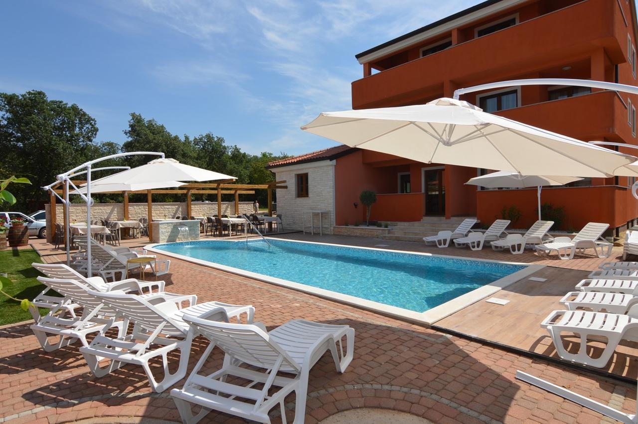 Hotel Natura Vilanija Екстер'єр фото