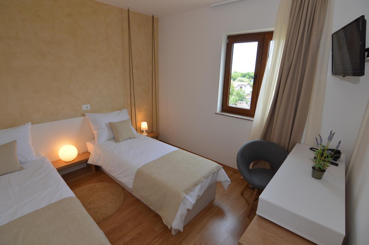 Hotel Natura Vilanija Екстер'єр фото