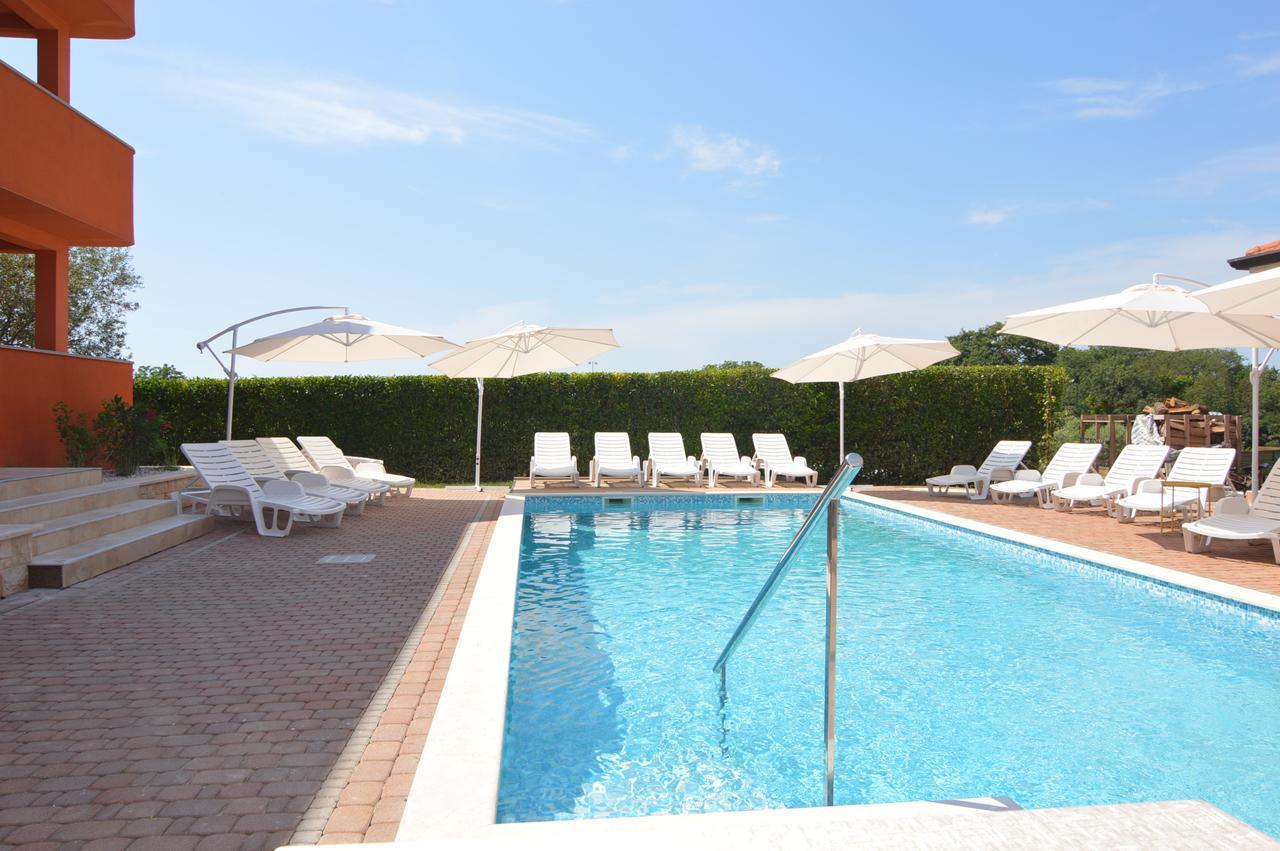 Hotel Natura Vilanija Екстер'єр фото