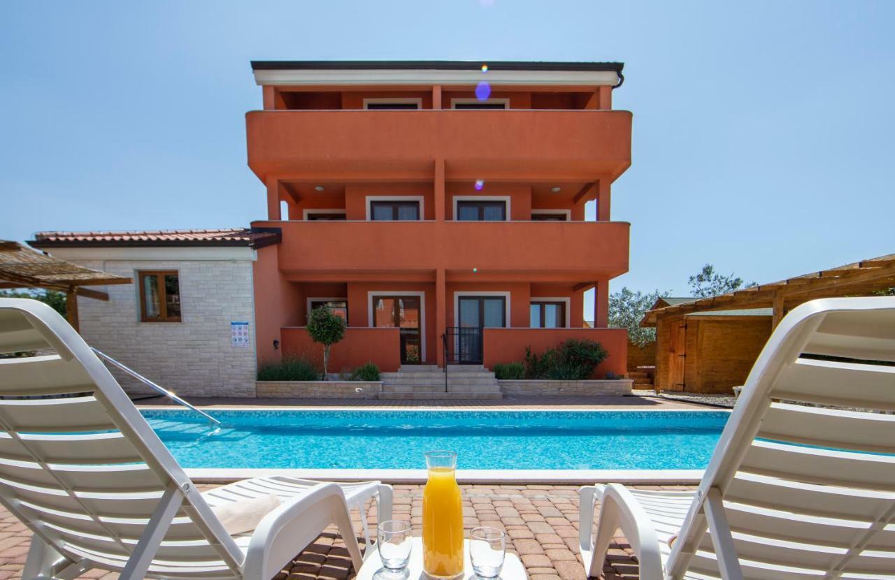 Hotel Natura Vilanija Екстер'єр фото