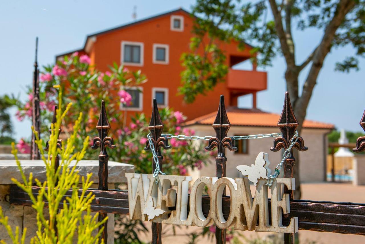 Hotel Natura Vilanija Екстер'єр фото